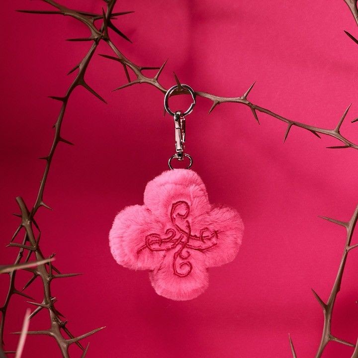 TOMORROW X TOGETHER - '7TH YEAR: A MOMENT OF STILLNESS IN THE THORNS' OFFICIAL MD [PLUSH KEYRING] — detail 7 of 14