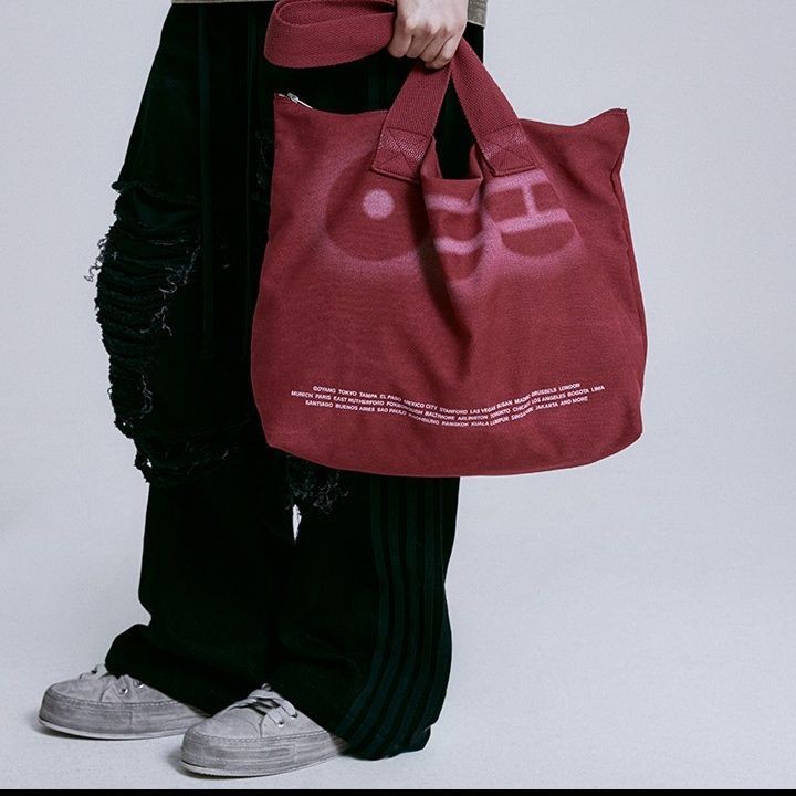 BTS - WORLD TOUR 'ARIRANG' Fabric Bag merchandise — detail 14 of 19