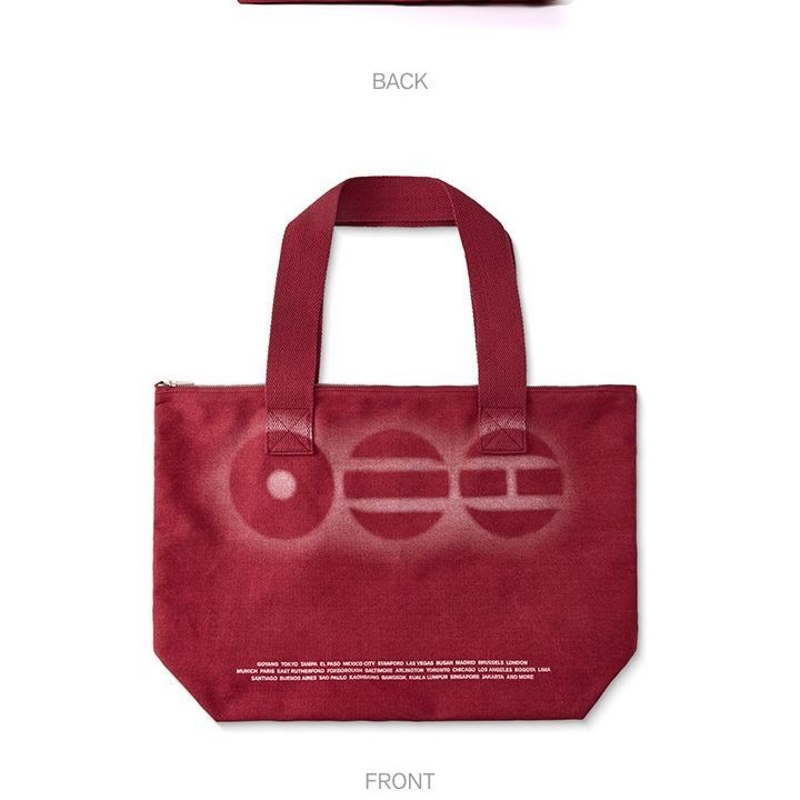 BTS - WORLD TOUR 'ARIRANG' Fabric Bag merchandise — detail 4 of 19