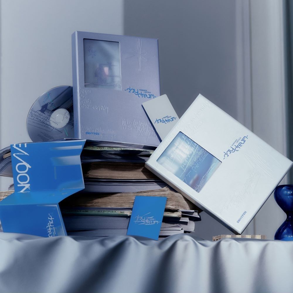 엔하이픈(ENHYPEN) ROMANCE : UNTOLD –daydream- [BLUE NOON Ver. / WHITE MIDNIGHT Ver.] album — detail 1 of 15