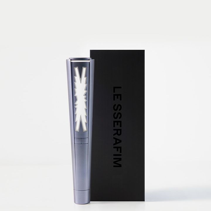 LE SSERAFIM — OFFICIAL LIGHT STICK light stick — detail 2 of 28