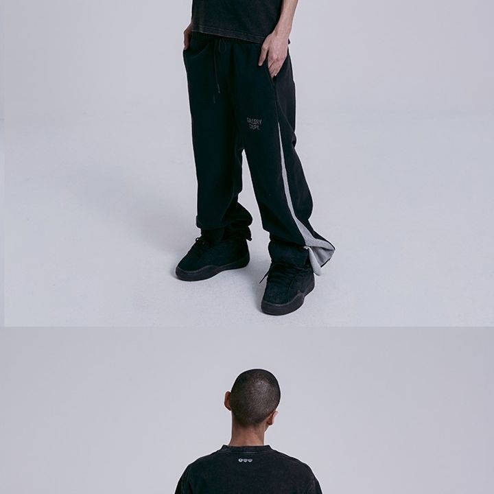 BTS - WORLD TOUR 'ARIRANG' S/S Photo T-Shirt (Black) merchandise — detail 10 of 20
