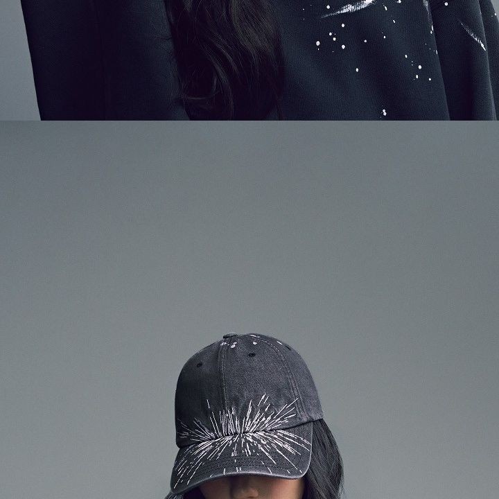 BTS - WORLD TOUR 'ARIRANG' Hoodie (Black) merchandise — detail 15 of 27