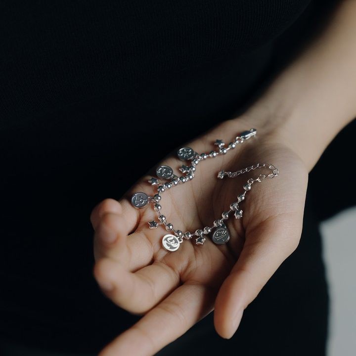 BTS — Bracelet merchandise — detail 15 of 20