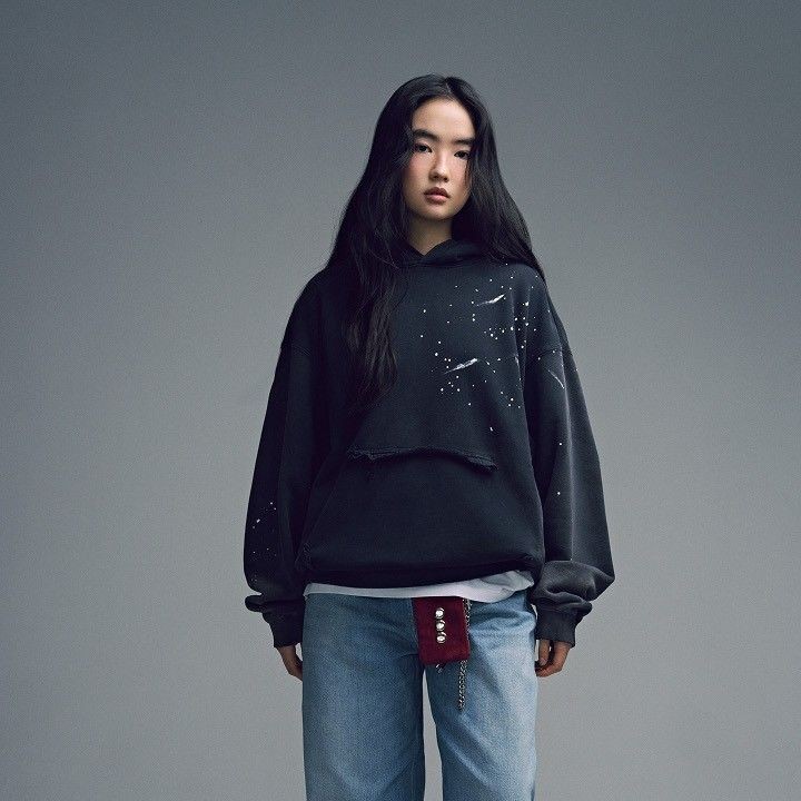 BTS - WORLD TOUR 'ARIRANG' Hoodie (Black) merchandise — detail 12 of 27