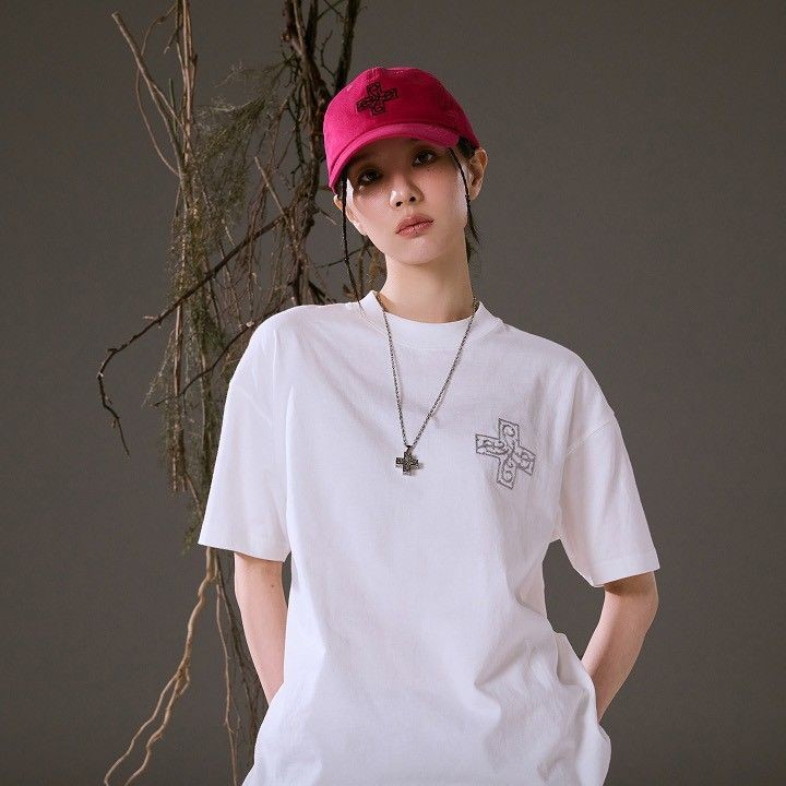 TOMORROW X TOGETHER - '7TH YEAR: A MOMENT OF STILLNESS IN THE THORNS' OFFICIAL MD [T-SHIRT] merchandise — detail 8 of 18